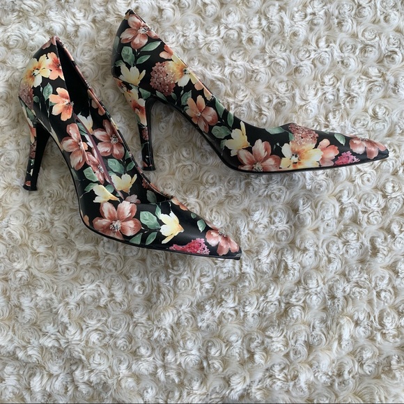 Sold!Nine west floral Heels pumps - Picture 3 of 11